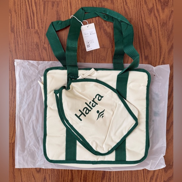 HALARA Pickleball Cream and Green Tote Bag NWT - Picture 4 of 10